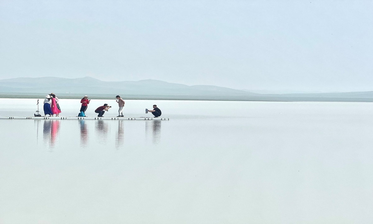 دریاچه ای به رنگ شیر/ عجیب اما واقعی(+فیلم و عکس)