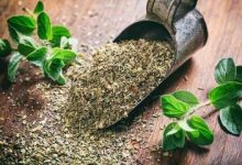 یک گیاه دارویی مناسب برای تخامه و آروغ‌های بدبو