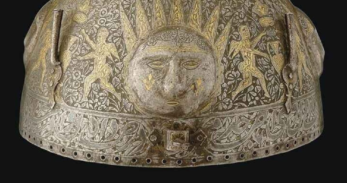 کلاه‌خود جنگی ایرانی از طلا و نقره، قرن ۱۹(عکس)