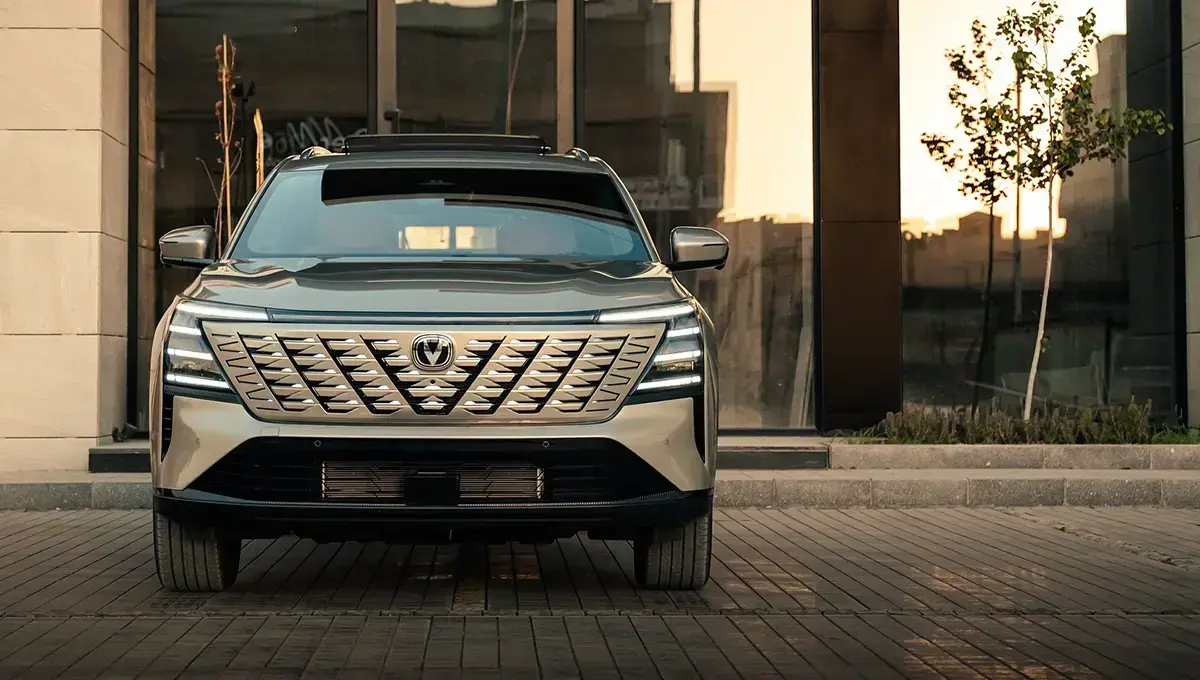 چانگان CS75 پلاس با ۳ نمایشگر و دوربین 540 درجه(+عکس و قیمت در بازار عربستان)