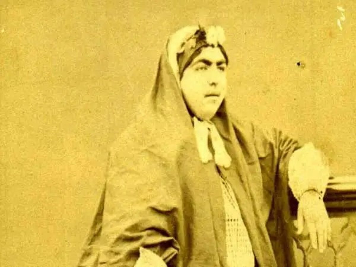 عصمت الدوله، دختر ناصرالدین شاه در کنار غلام آفریقایی اش (عکس) 1 عصمت الدوله، دختر ناصرالدین شاه در کنار غلام آفریقایی اش (عکس)
