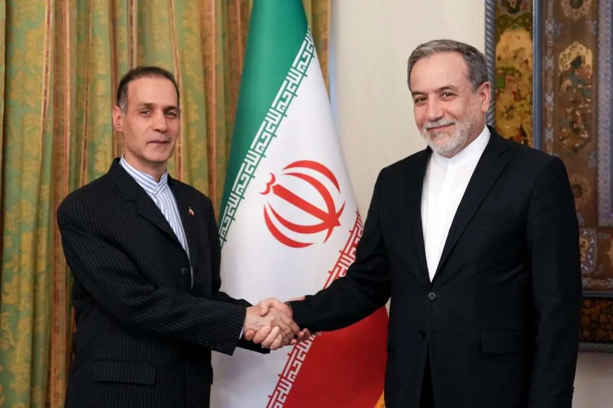 دیدار سفیر جدید جمهوری اسلامی ایران در مالی با وزیر امور خارجه 2 دیدار سفیر جدید جمهوری اسلامی ایران در مالی با وزیر امور خارجه