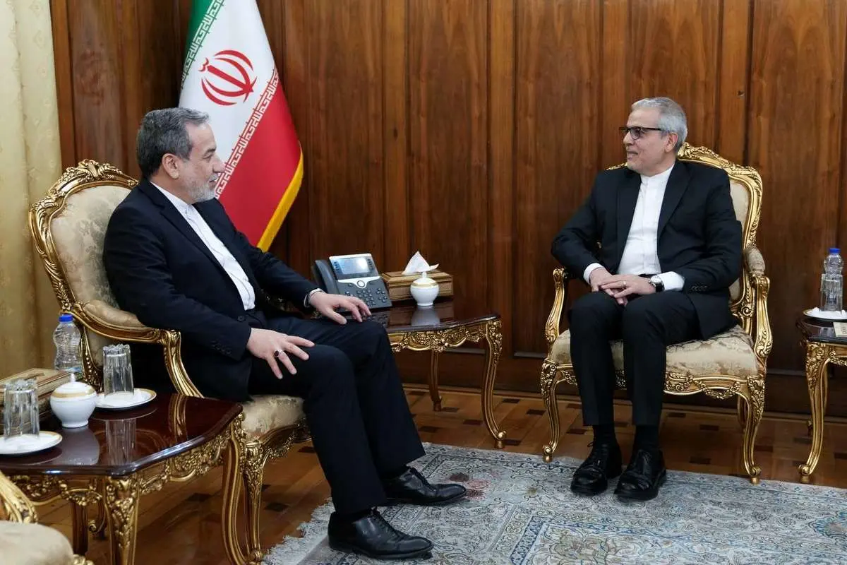 دیدار سفیر جدید جمهوری اسلامی ایران در نیجریه با عراقچی 2 دیدار سفیر جدید جمهوری اسلامی ایران در نیجریه با عراقچی