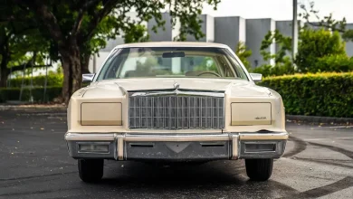 کرایسلر نیویورکر ۱۹۷۹؛ سدان لوکس با حس هتل متحرک! (عکس)