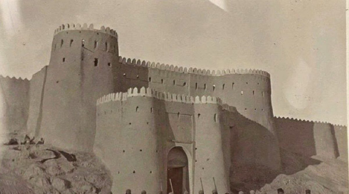 دروازه ارگ بم در دوره قاجار(عکس) 1 دروازه ارگ بم در دوره قاجار(عکس)