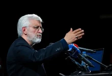 بعضی‌ها سازشکاری و زد و بند را راهِ حلِ برقراری منافع می‌دانند