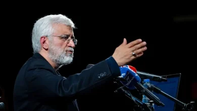 بعضی‌ها سازشکاری و زد و بند را راهِ حلِ برقراری منافع می‌دانند