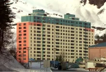 شهر عجیبی که تمام ساکنانش در یک برج با فروشگاه، کلیسا و کلانتری زندگی می‌کنند