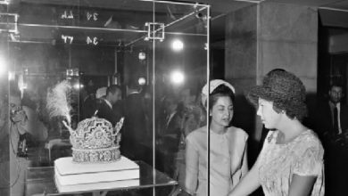 بازدید ملکه هلند از گنجینه جواهرات ایران؛ وقتی یولیانا مسحور تاج پهلوی شد(عکس)