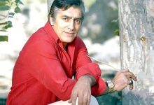 عکس قدیمی: فردین در مغازه‌اش کنار پسرش سیاوش و رضا صفایی‌پور در دهه ۷۰