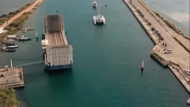 این جزیره به یک پل شناور وابسته است